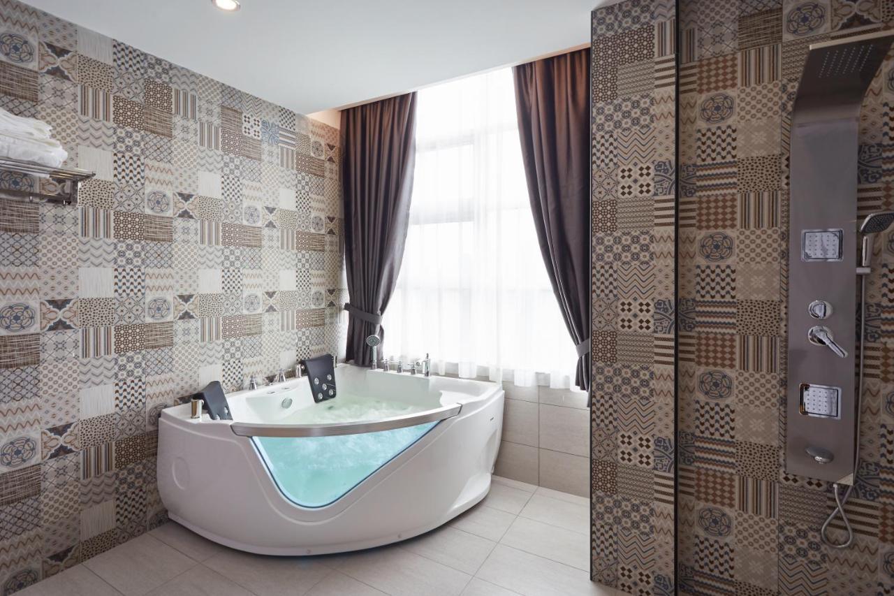 Dream Luxury Hotel Muar Eksteriør billede