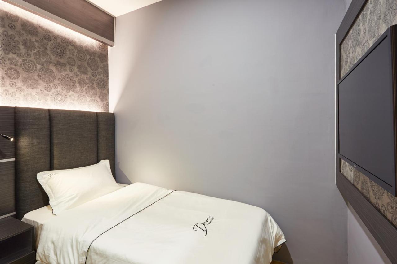 Dream Luxury Hotel Muar Eksteriør billede