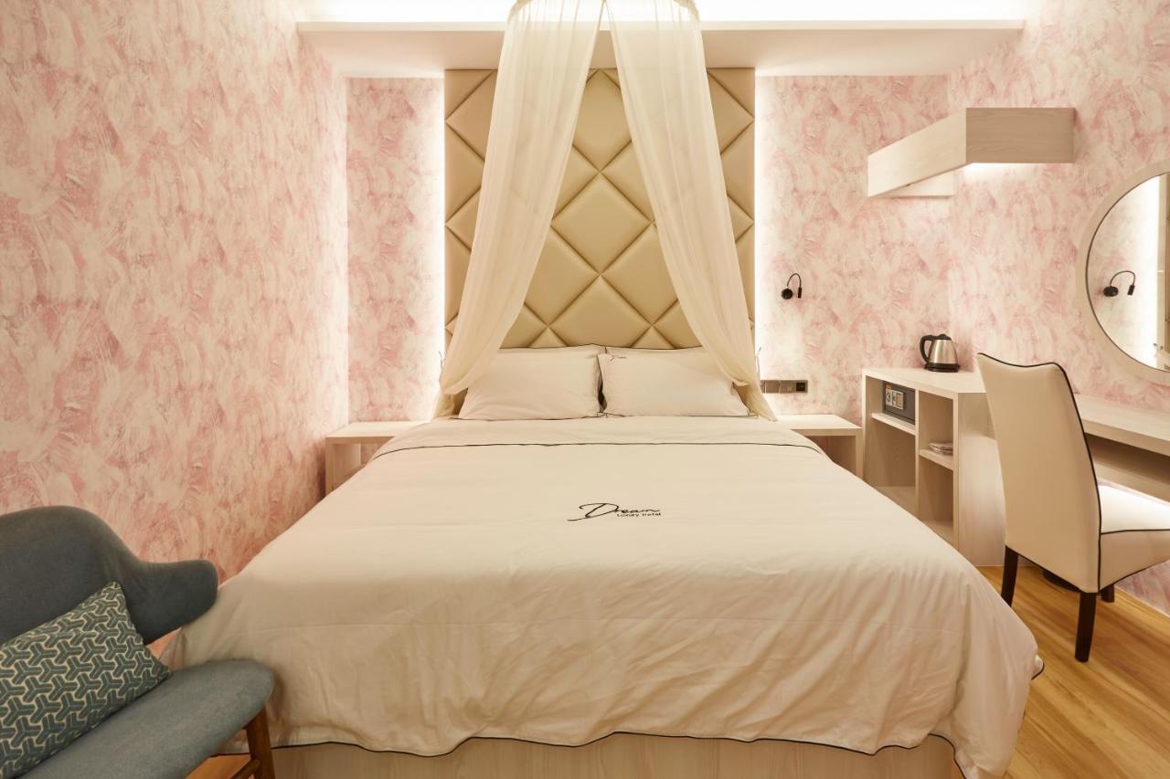 Dream Luxury Hotel Muar Eksteriør billede